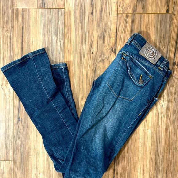 Women’s Jeans - Picture 2 of 2